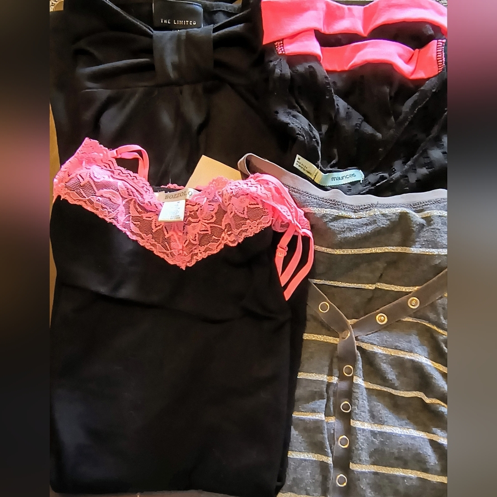 Bundle of 4 Cute Summer Tops -Sz M